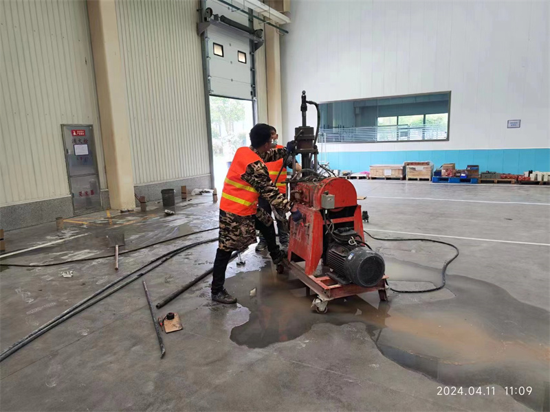 新荣厂房地面下沉塌陷注浆加固施工